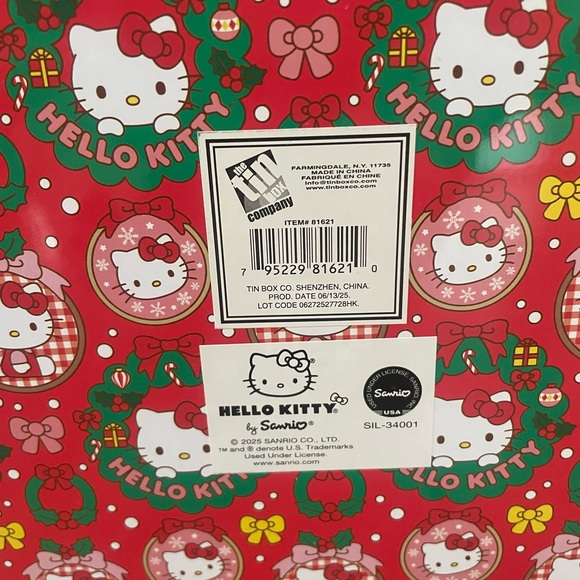 New Hello Kitty Christmas Tray – Holiday Serving Decor - Picture 3 of 9
